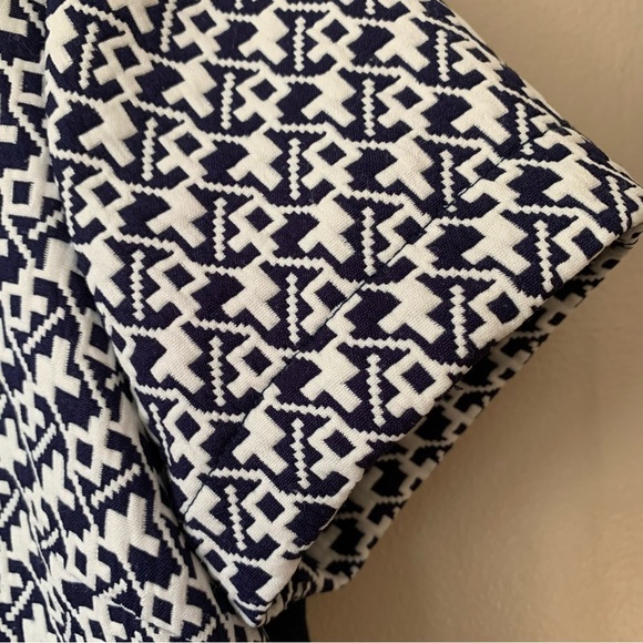 Anthropologie Sunday in Brooklyn Blue & White Abstract Short Sleeve Top Small - Picture 11 of 12